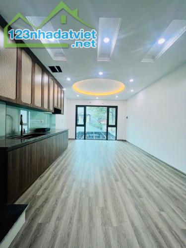 BÁN NHÀ VŨ XUÂN THIỀU - THANG MÁY - 50M2 GIÁ 6.8 TỶ - 2