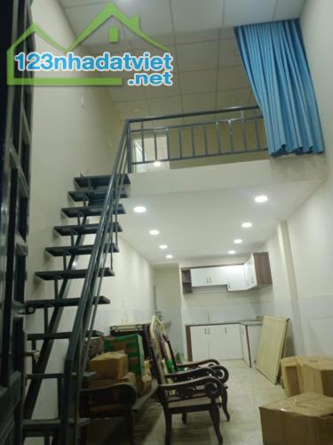 NHÀ ĐẸP GIÁ RẺ CHỈ 930 TRIỆU, DIỆN TÍCH 3X10, THỚI TAM THÔN 6, HÓC MÔN - 1