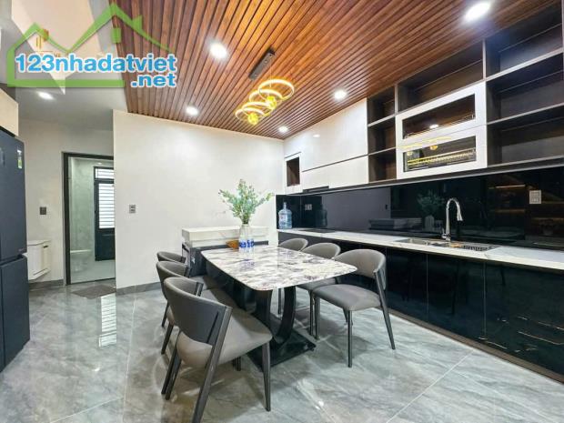 🔴💥Nhà 3 tầng Hoà Phú 3 ngay cạnh Khu E kim Long  - Đối diện UBND QUẬN - 1