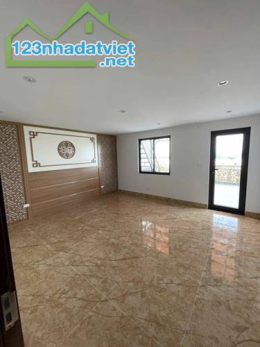 Tây Hồ, Phân Lô, Gara Ô Tô Tránh, Chạy Vòng Quanh, 6 Tầng, Dân Trí Cao, Yên Tĩnh, 11.8 Tỷ