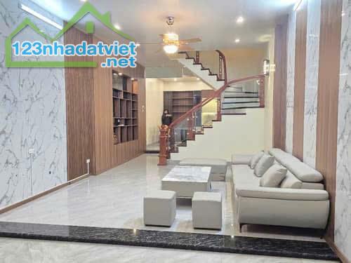 💥ĐỒNG CỔ- THỤY KHUÊ- NGÕ NÔNG 20M RA PHỐ- FULL NỘI THẤT. 35Mx5 TẦNG. MT 3.6M. GIÁ 8.45 TỶ - 2