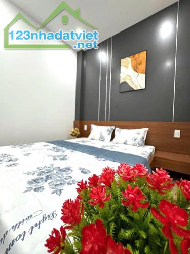 Nhà 3 tầng kiệt otô 5m Tôn Đản. Vừa mới xây full nội thất xịn xò. Giá : 3tỷ250