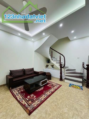 NGỌC HÀ- BA ĐÌNH / 5 Tầng 30m2 dân xây 6x tỷ