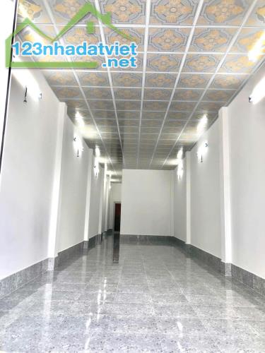 Cho thuê nhà mặt phố Trần Duy Hưng, hè rộng ô tô đỗ ngày đêm DT: 75m2 x 4T giá cạnh tranh - 1