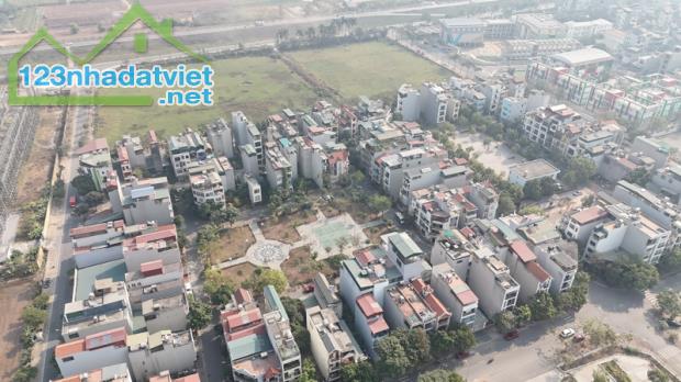 Cần bán 90m2 đất TĐC Giang Biên, Long Biên. Đối diện vườn hoa, xung quanh bạt ngàn tiện íc - 5