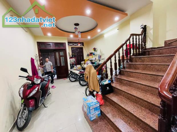BÁN NHÀ: TRẦN DUY HƯNG -CẦU GIẤY   +DT: 75M2 X 5T X 4.8M.MT