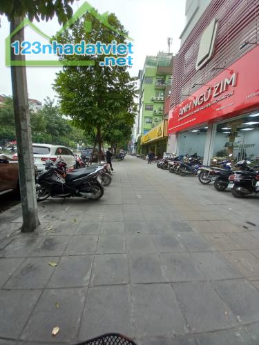cho thuê Tòa Nhà Nguyễn Văn Huyên DT 130m, 4 tầng, mt5.5m, THANG MÁY, THÔNG SÀN - 1