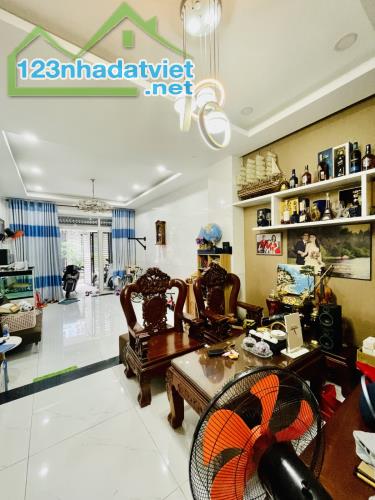 BÁN NHÀ 3 LẦU - CHÍNH CHỦ XÂY CỰC ĐẸP - KIÊN CỐ - TÂN THỚI HIỆP 21 - QUẬN 12.  🏘️75M2 - G - 2