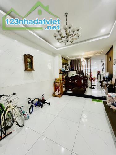 BÁN NHÀ 3 LẦU - CHÍNH CHỦ XÂY CỰC ĐẸP - KIÊN CỐ - TÂN THỚI HIỆP 21 - QUẬN 12.  🏘️75M2 - G - 3