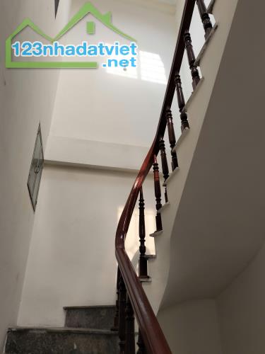 51m2, 4 tầng nhà dân xây hướng BT , lô góc MT9m  tại B.X Trạch 7 tỷ 6 LH Khánh 0972858666 - 4