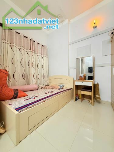 Bán nhà Đông Hưng Thuận - Quận 12 - Giáp Gò Vấp - Tân Phú - Tân Bình. 💥Chỉ 3.5tỷ💸💸 nhà - 2
