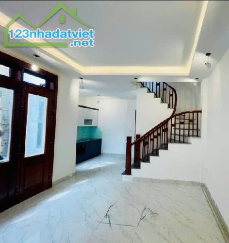 BÁN NHÀ 6 TẦNG PHỐ CHU HUY MÂN – TRUNG TÂM LONG BIÊN – GIÁ CHƯA ĐẾN 5 TỶ - 2