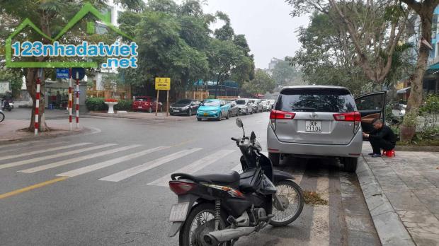 Bán Nhà Mặt Phố Vạn Phúc Ba Đình 153m2T MT10m Vỉa Hè KHỦNG 60 Tỷ Vạn Phúc. Lh Quyết.