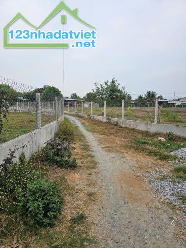 MÌNH CHÍNH CHỦ CẦN BÁN NHANH LÔ GÓC 2 MẶT TIỀN ĐƯỜNG - TRUNG LẬP HẠ - CỦ CHI - 3
