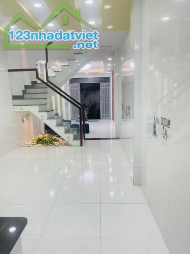 Về Quê Dưỡng Già – Nhà Mới 3 Tầng Trần Văn Quang – 48m²– Chỉ 4.4 Tỷ đừng bỏ lỡ cơ hội hiếm