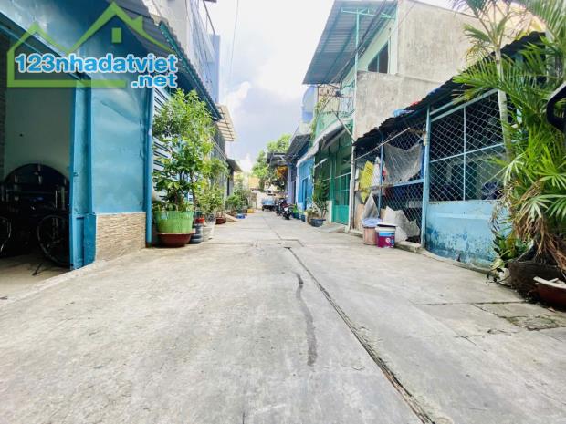 *Bán gấp nhà 1 sẹc Miếu Gò Xoài Lê Văn Quới hẻm xe hơi 48m2,2 Tầng Nhỉnh 4 tỷ