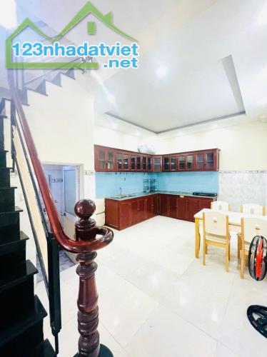 *Bán gấp nhà 1 sẹc Miếu Gò Xoài Lê Văn Quới hẻm xe hơi 48m2,2 Tầng Nhỉnh 4 tỷ - 3