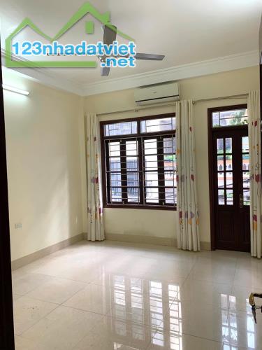 Cho thuê nhà ngõ ô tô Mạc Thái Tổ, 5 tầng, 50m2, 6 ngủ, 25 Triệu - 1