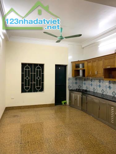 Cho thuê nhà ngõ ô tô Mạc Thái Tổ, 5 tầng, 50m2, 6 ngủ, 25 Triệu - 2