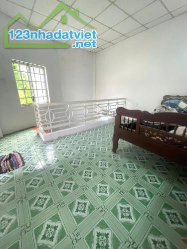 ♪ Nhà sau Lưng MT Lý Thái Tổ, 45m2, 2 tầng, 2.35 tỷ