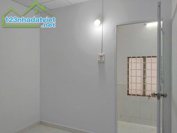 GẦN 100m2 - CHỈ 4.2 TỶ - HIỆP THÀNH Q12 - VF3 VÀO NHÀ - HẺM THÔNG - C4 Ở NGAY - 2