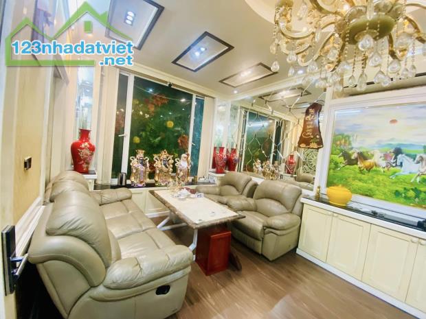 BÁN NHÀ HOÀNG QUỐC VIỆT PHÂN LÔ, Ô TÔ - 88m2, 5T, MT5.7m Giá chỉ 17.5 tỷ. - 1