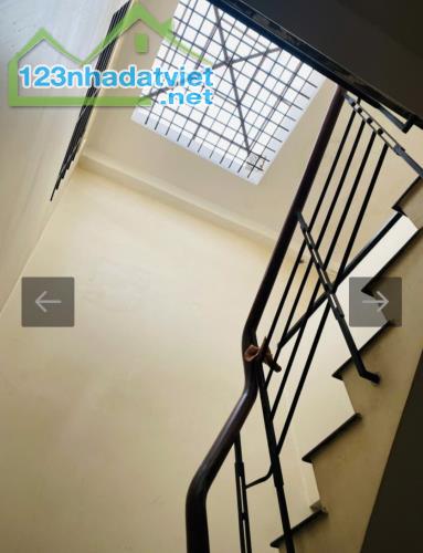 HẺM XE HƠI.  109 DƯƠNG BÁ TRẠC - P.1 - Q.8 - KẾ BÊN Q.1 - DT: 3.6 X 13 - BỐN TẦNG - 6.65 t - 1