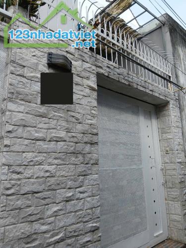 Bán nhà gần Nguyễn Văn Quá, 6.3x12.3, 3 tầng, 6 tỷ, quận 12, hẻm 3m