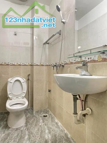 BÁN GẤP CĂN NHÀ PHỐ ĐÀO TẤN DT 35M2 MẶT TIỀN 3.8M FULL NỘI THẤT 6 TẦNG CÓ THANG MÁY 7 TỶ 5 - 3