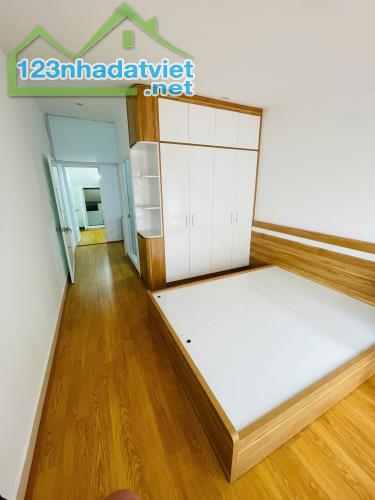 Bán nhà Tập Thể Kim Ngưu, 90m2, 2 tầng , 3 ngủ, full đồ ở luôn, 3.1 tỷ . HIẾM.          + - 3