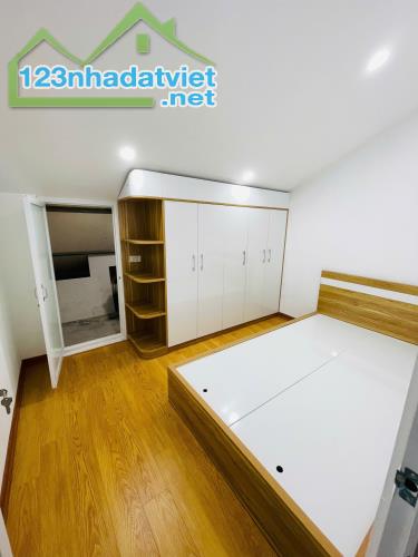 Bán nhà Tập Thể Kim Ngưu, 90m2, 2 tầng , 3 ngủ, full đồ ở luôn, 3.1 tỷ . HIẾM.          + - 4