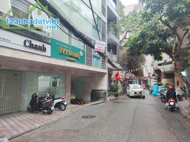 Shophouse chân đế 2 Tầng – Diện tích 200m2 - 20 Triệu/ tháng - 4