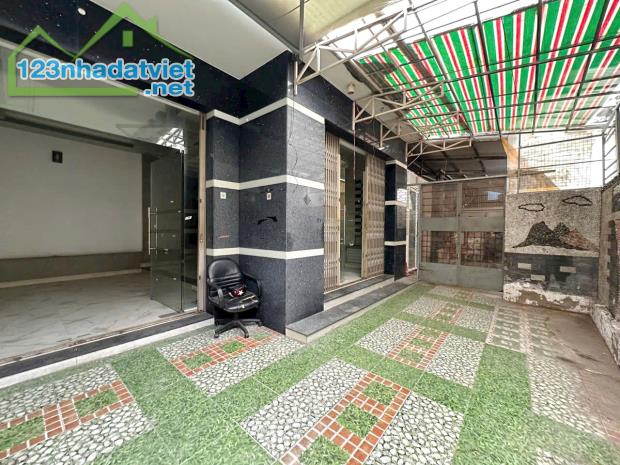 Nhà 4 tầng (hoàn công đủ) dạng biệt thự hẻm 1225 Phạm Thế Hiển P5Q8 - 3