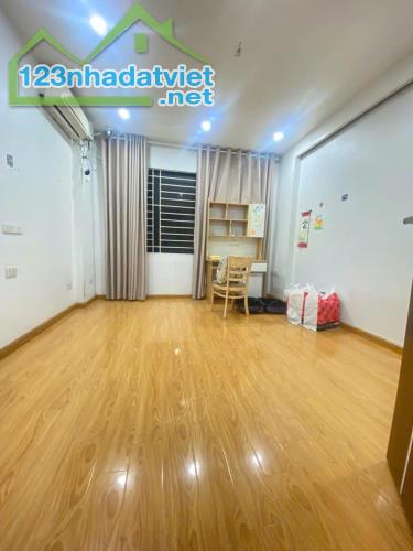 Cho thuê nhà riêng Hương Viên, Hai Bà Trưng 30m x 5T giá 12 triệu, nhà đẹp, ở ngay - 1