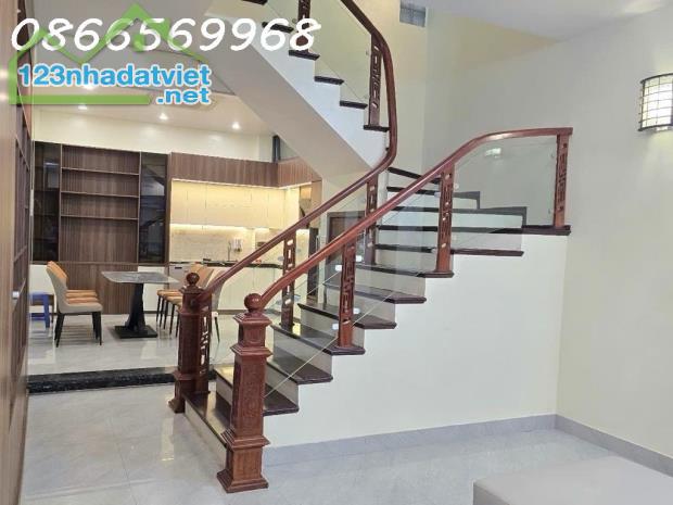 NHÀ ĐẸP Ở NGAY, 72M, MT 4.8M, NỘI THẤT SANG TRỌNG, GẦN PHỐ, QUAN HOA, CẦU GIẤY, 12.7 TỶ - 4