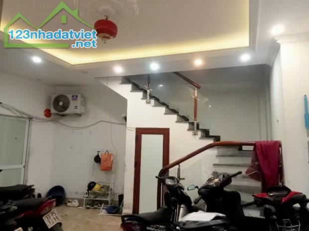 CCMN 10 Phòng Trần Thái Tông, Dịch Vọng Hậu, ngõ thông, sát phố 52m 10.5  tỷ - 1