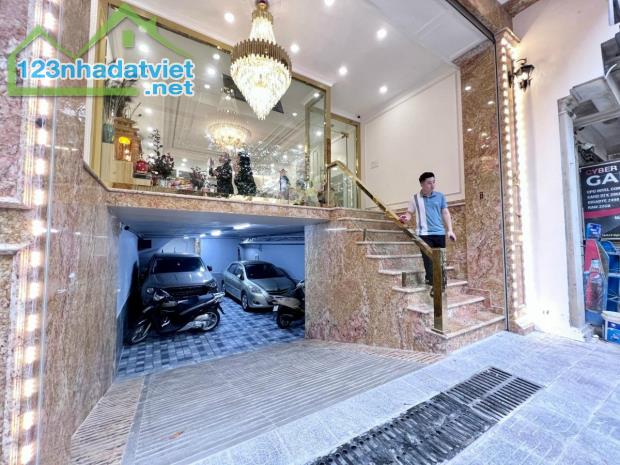 Bán nhà phố Nghĩa Tân, kinh doanh, 9 tầng, vỉa hè, ô tô tránh, giá chào 36 tỷ