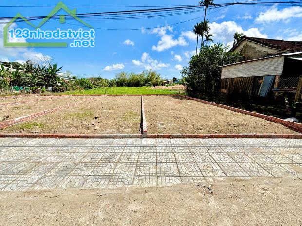 Thị trấn Nam Phướ- QL1A Bán block 4 lô liền kề 400m2 -  giá Khai Xuân chỉ 550 triệu/ lô .