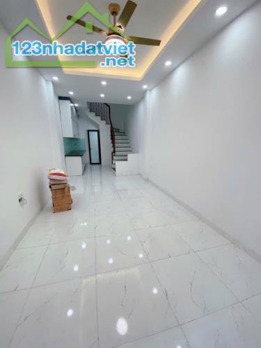 BÁN NHÀ ĐẠI MỖ - NAM TỪ LIÊM 30m – HÀNG XÓM VINCOM - 5,7ty - 1