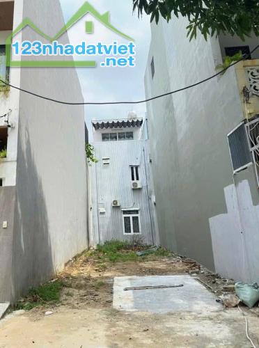 LÔ ĐẤT BIỂN ĐẸP, 75M2, MT 5.5M PHÙNG CHÍ KIÊN, CẠNH BIỂN NGUYỄN TẤT THÀNH - CHỈ 3.XXX TỶ