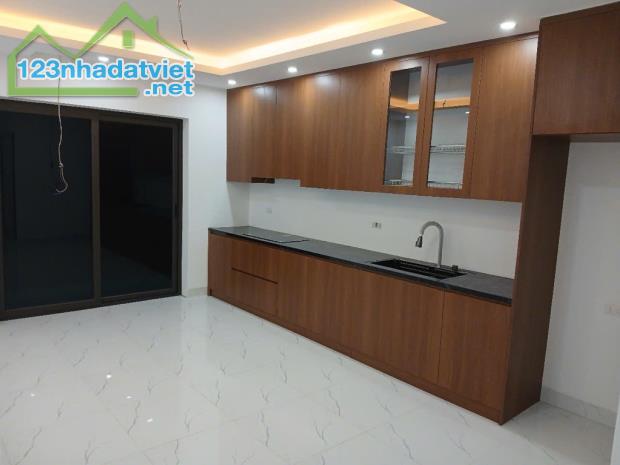 PHỐ ĐẠI MỖ – 48/52M² – GIÁ NHỈNH 8 TỶ – NHÀ ĐẸP XÂY MỚI – THANG MÁY – Ô TÔ ĐỖ CỔNG 🔥