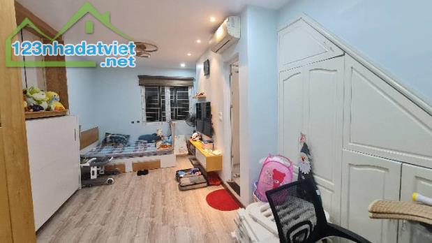 MẶT NGÕ - Ô TÔ TRÁNH - KINH DOANH SẦM UẤT - 1