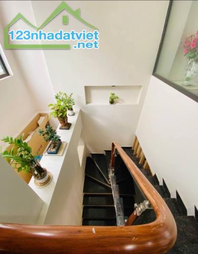 Bán nhà Văn Cao, Đằng Giang, Ngô Quyền, Hải Phòng. 5 tầng, 40m2, 5,4 tỷ. Ngang 5m, d2 - 3