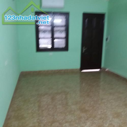Cho thuê nhà ngõ 205 Bùi Xương Trạch 4 tầng, 50m2, 4 ngủ, ô tô vào nhà 14 Triệu - 1