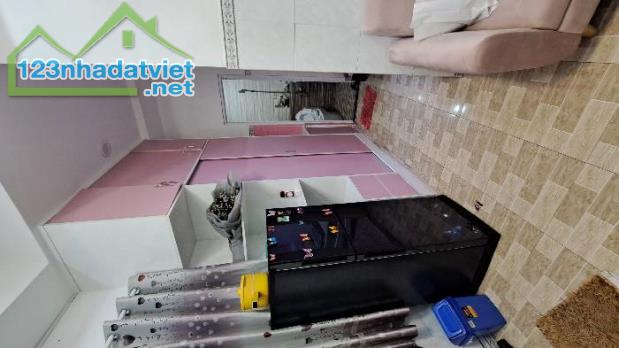 NHÀ GIÁ RẺ Đ: TÂN MỸ .KẾ CHỢ TÂN MỸ Q 7 .DT :104 M2. 2 TẦNG. NG 5.HDT .28TR GIÁ 8.9 TỶ.HDT - 4