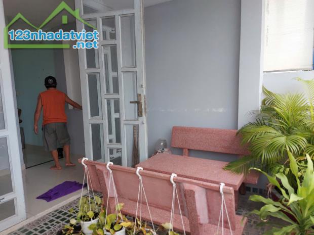 BÁN NHÀ HẺM XE HƠI THÔNG .LẠC LONG QUÂN 2 MẶT HẺM 5 TẦNG 6PN.7.295 TỶ