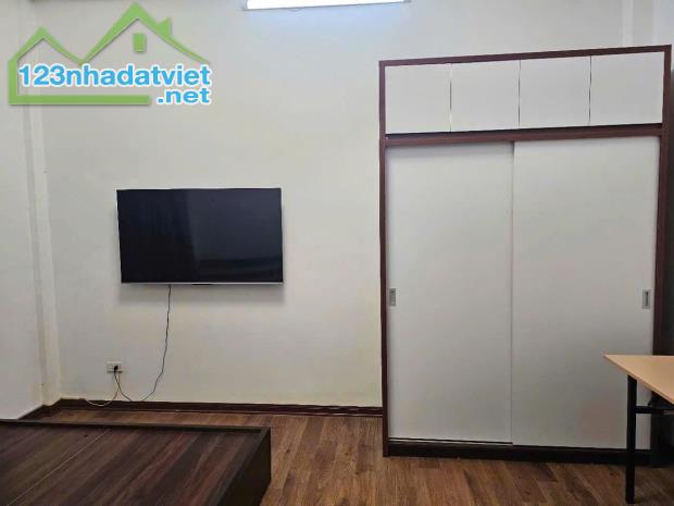 Cho thuê nhà ngõ 281 Đội Cấn  Ở NHÓM 6 NGƯỜI, KD ONL 35m2 x 4 tầng, 3 ngủ, 15 Triệu - 1