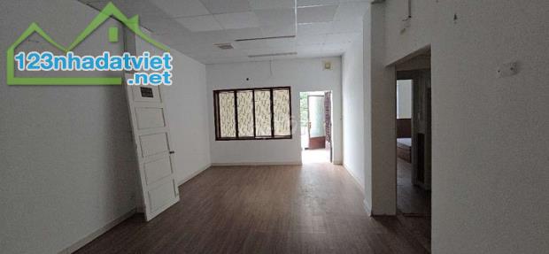 Cho thuê nhà nguyên căn mặt tiền 171 m² - 4