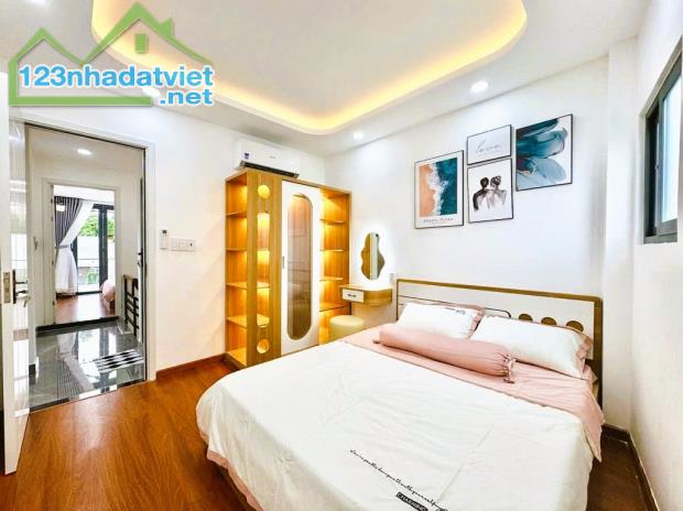 SIÊU PHẨM 3 TẦNG FULL NỘI THẤT, DT 45 M2, Ô TÔ ĐẬU CỔNG, GẦN CHỢ PHAN VĂN TRỊ, BÌNH THẠNH. - 4