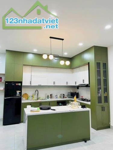 DƯƠNG QUẢNG HÀM- GÒ VẤP-84M2 NGANG 5.5M NỞ HẬU-Ô TÔ ĐẬU CỬA -BÁN GẤP CHỈ 8.4 TỶ - 3